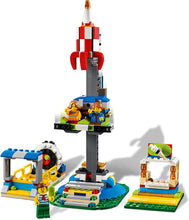 Load image into Gallery viewer, LEGO® Creator 31095 Fairground Carousel (595 pieces)