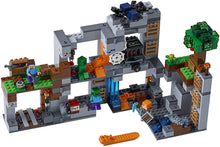 Load image into Gallery viewer, LEGO® Minecraft 21147 The Bedrock Adventures (644 pieces)