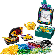 Load image into Gallery viewer, LEGO® DOTS 41811 Hogwarts™ Desktop Kit (856 pieces)