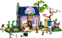 Load image into Gallery viewer, LEGO® Friends 42669 Beekeepers&#39; House and Flower Garden (1161 pieces)