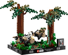 Load image into Gallery viewer, LEGO® Star Wars™ 75353 Endor&#39;s Speeder Chase Diorama (608 pieces)