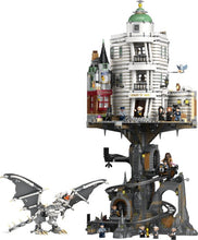 Load image into Gallery viewer, LEGO® Harry Potter™ 76417 Gringotts™ Wizarding Bank Collector&#39;s Edition (4803 Pieces)