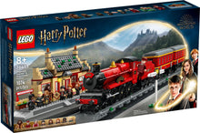 Load image into Gallery viewer, LEGO® Harry Potter™ 76423 Hogwarts™ Express &amp; Hogsmeade Station (1074 Pieces)