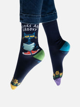 Load image into Gallery viewer, Pete the Cat: Books are Groovy Socks (Adult)