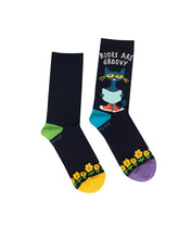 Load image into Gallery viewer, Pete the Cat: Books are Groovy Socks (Adult)