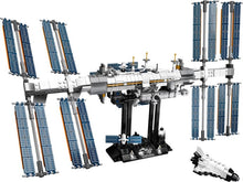 Load image into Gallery viewer, LEGO® Ideas 21321 International Space Station (864 pieces)