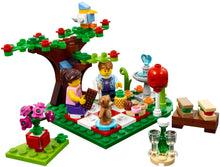 Load image into Gallery viewer, LEGO® 40236 Romantic Valentine Picnic (126 pieces)