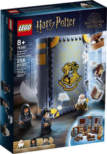 Load image into Gallery viewer, LEGO® Harry Potter™ 76385 Hogwarts™ Moment: Charms Class (255 Pieces)